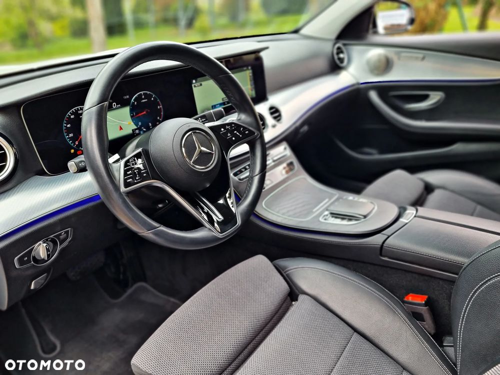 Mercedes-Benz Klasa E 220 d 4Matic 9G-TRONIC Sportstyle Edition - 30