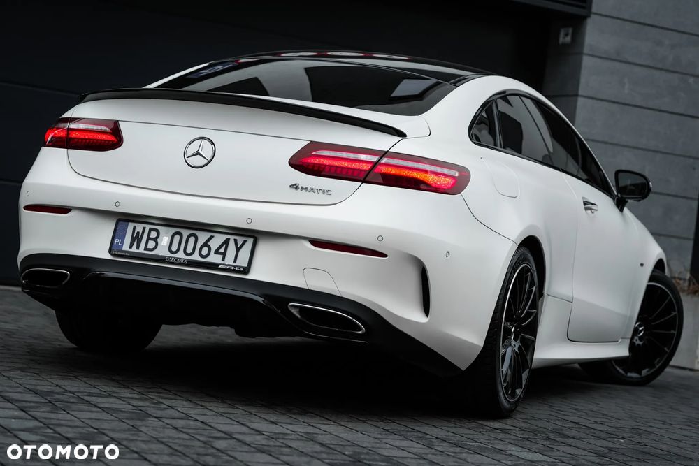 Mercedes-Benz Klasa E 400 4Matic 9G-TRONIC AMG Line - 34