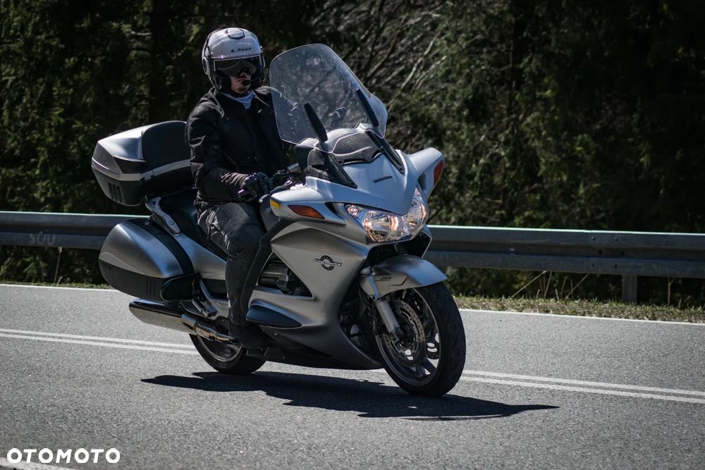 Honda ST - 22