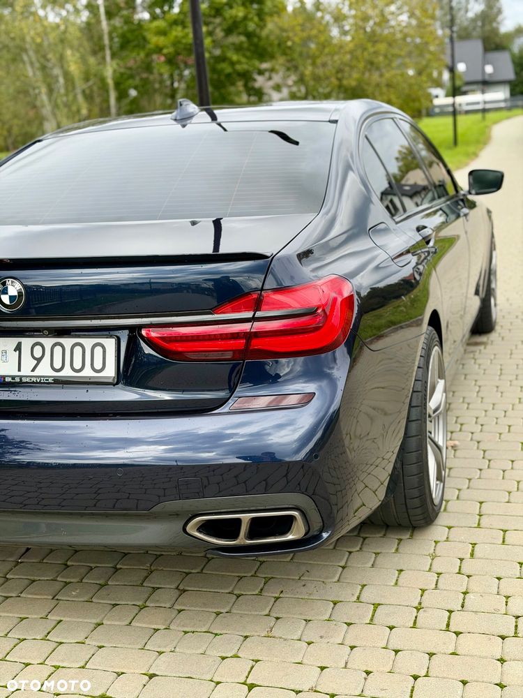 BMW Seria 7 750Li xDrive - 9