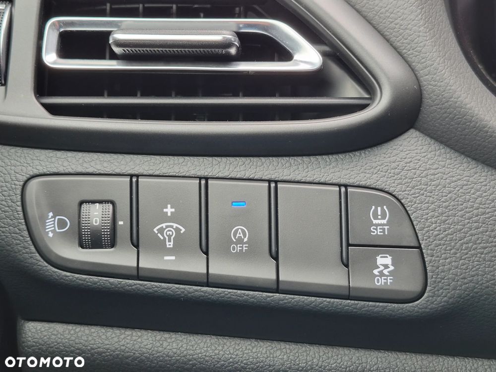 Hyundai i30 1.5 T-GDI 48V Smart - 33