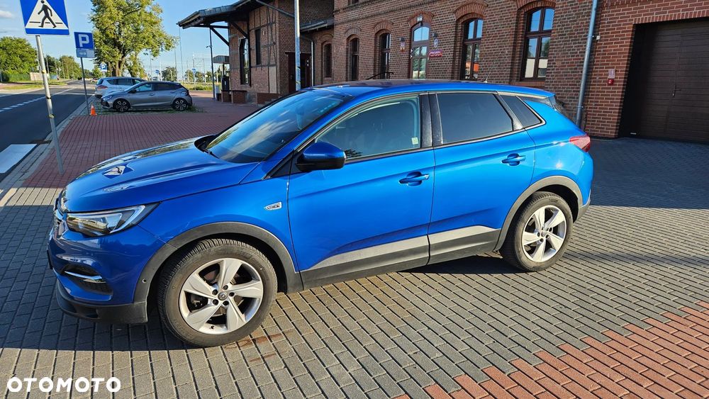 Opel Grandland X 1.2 T GPF Design&Tech S&S - 9