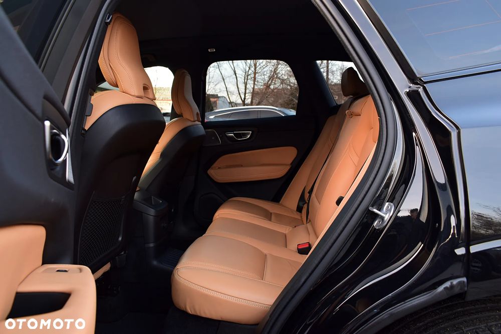 Volvo XC 60 T8 Plug-In Hybrid AWD Inscription Expression - 6