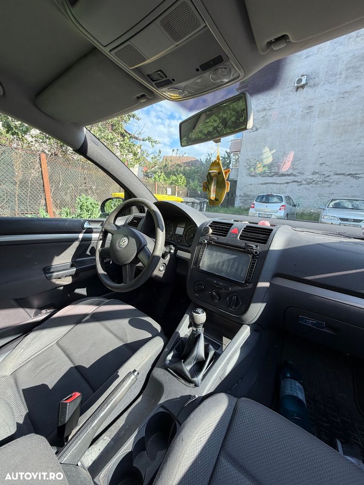 Volkswagen Golf 1.6 FSI Comfortline - 9