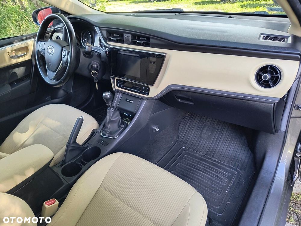 Toyota Corolla - 15