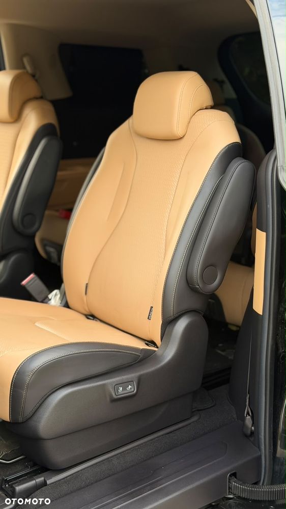 Kia Carnival - 29