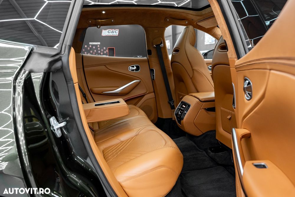 Aston Martin DBX - 18