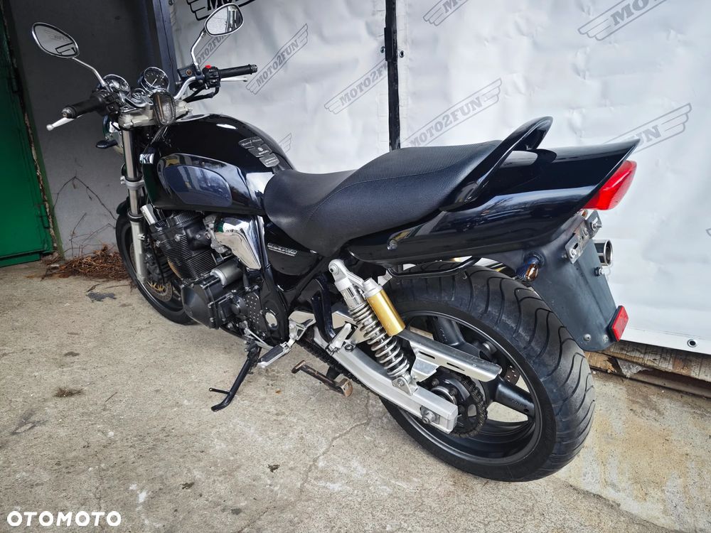 Suzuki GSX - 6
