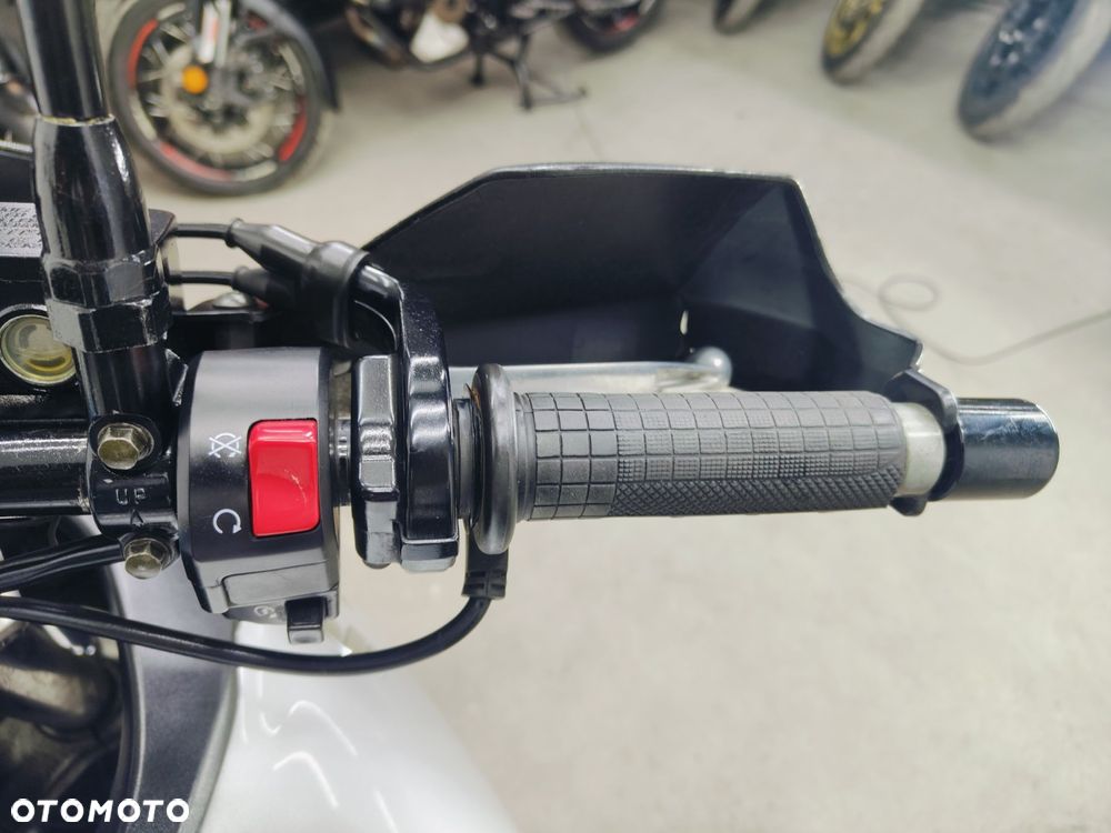 Suzuki DL - 14