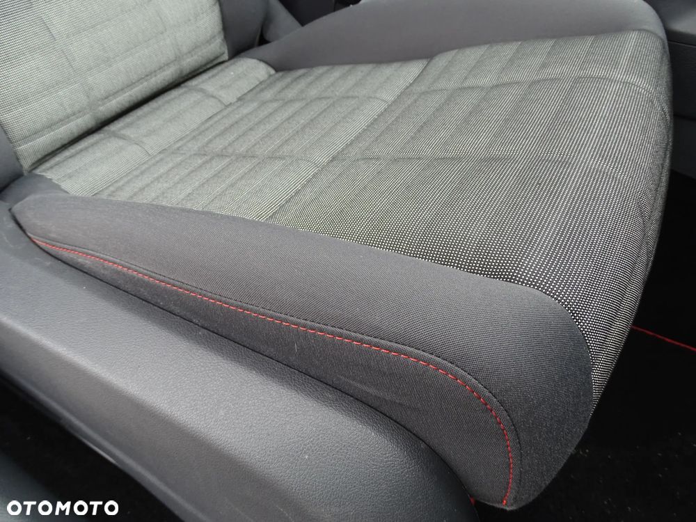 Volkswagen Golf 1.6 Goal - 19