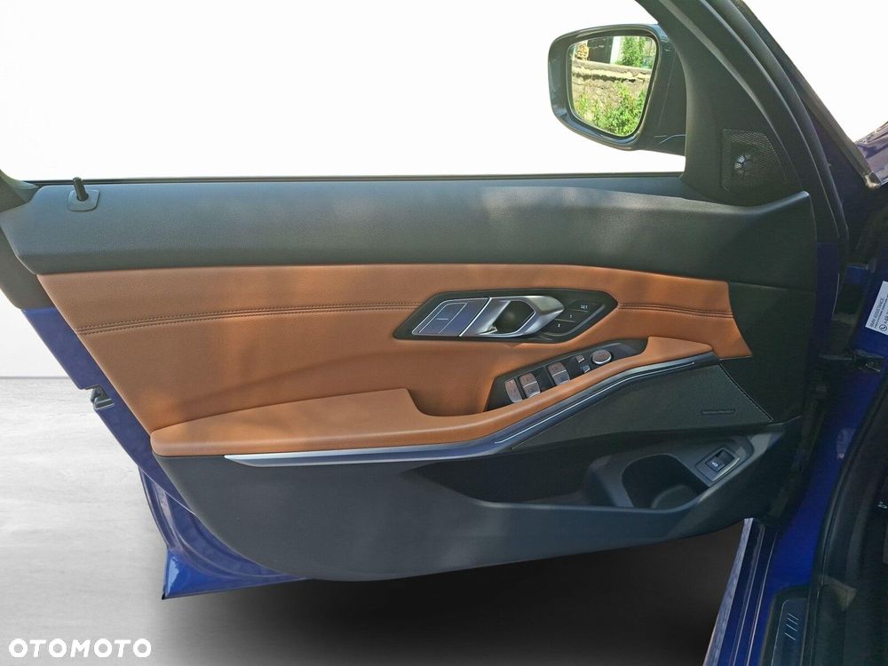 BMW Seria 3 M340i xDrive mHEV sport - 16