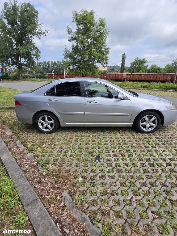 Honda Accord 2.0 i 4 Door Aut LS - 9