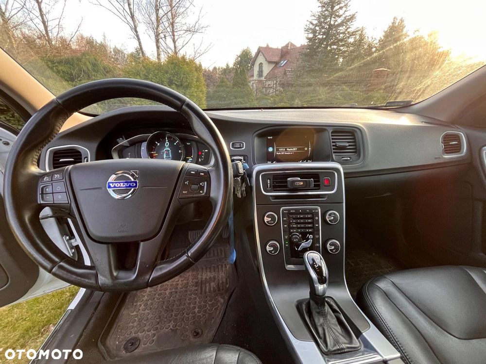 Volvo V60 D4 AWD Geartronic Summum - 5