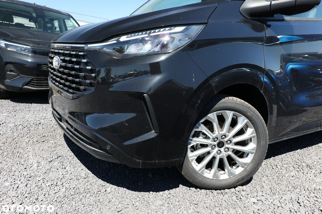 Ford Tourneo Custom 320 L2H1 VA Autm Titanium - 10