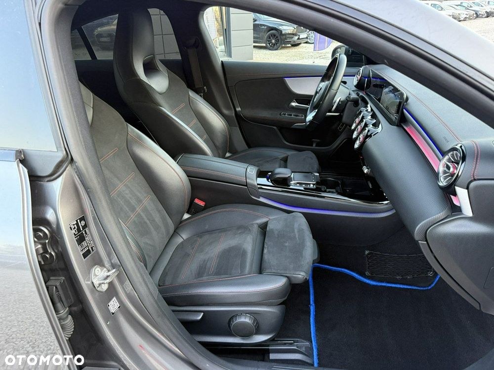 Mercedes-Benz CLA - 11