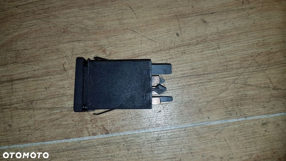 VW PASSAT B5 WŁĄCZNIK ŚWIATEŁ AWARYJNYCH 3B0953235B - 2