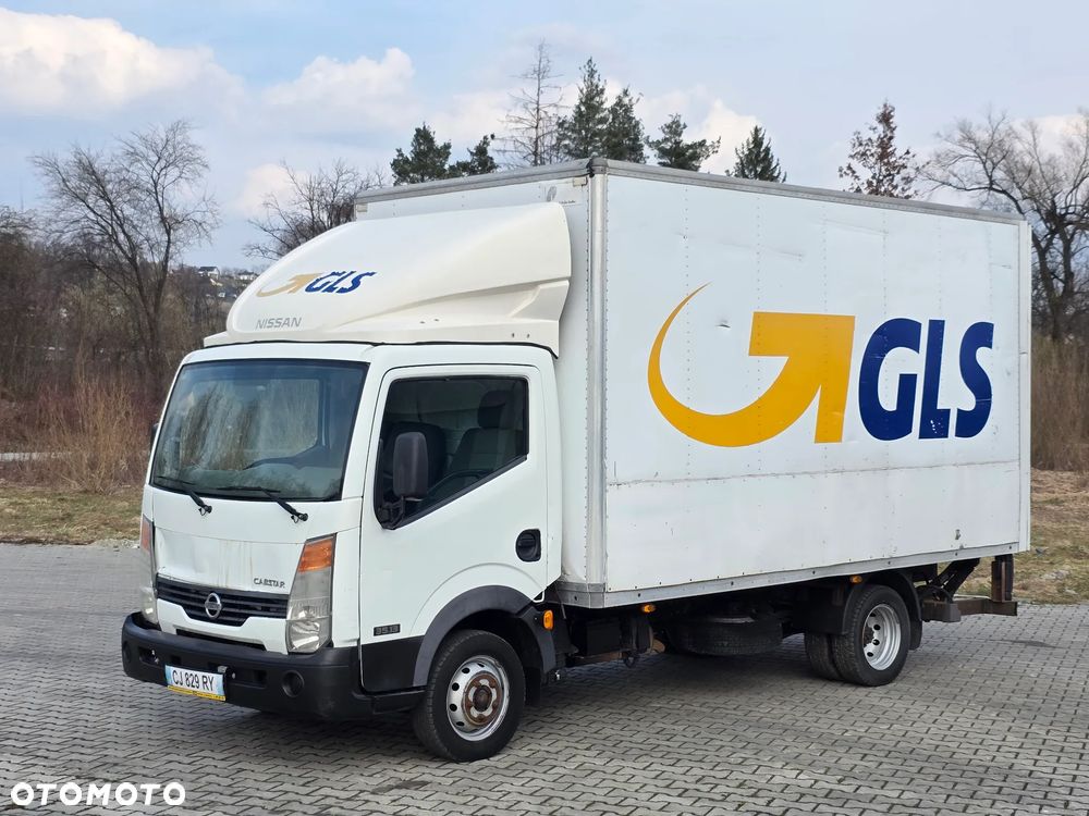 Nissan Cabstar 35.13 Kontener 4.40 M + Winda 1000KG ! Bez Korozji  ! Z Włoch  ! - 1