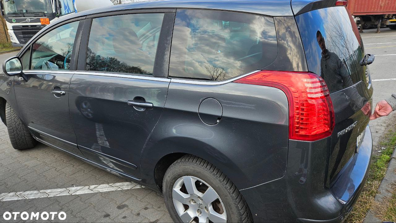 Peugeot 5008 - 4