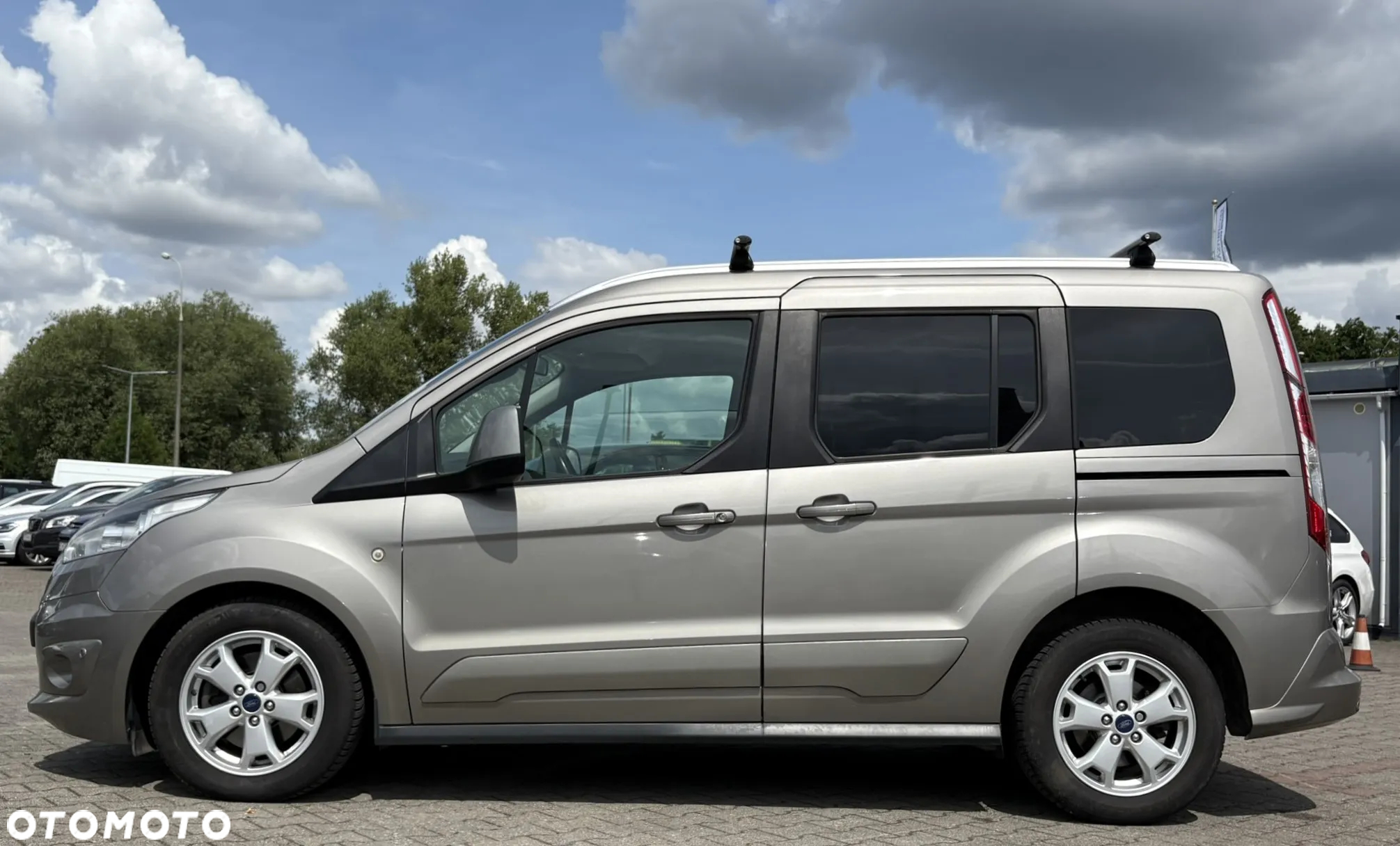 Ford Tourneo Connect 1.5 TDCi Titanium - 4