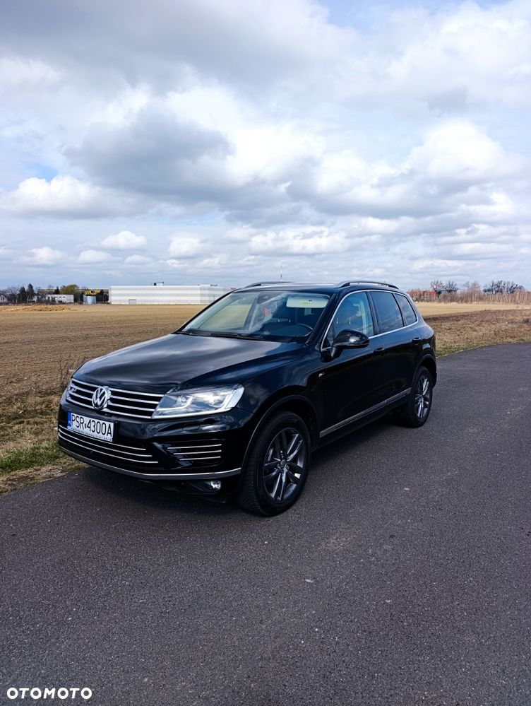 Volkswagen Touareg - 1