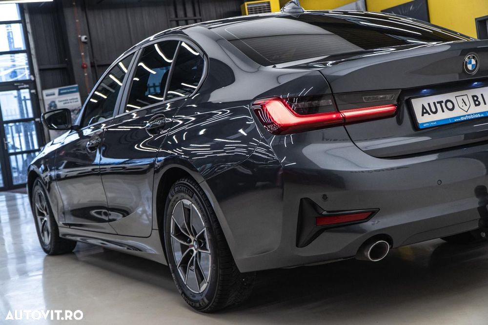 BMW Seria 3 316d Aut. Sport Line - 31