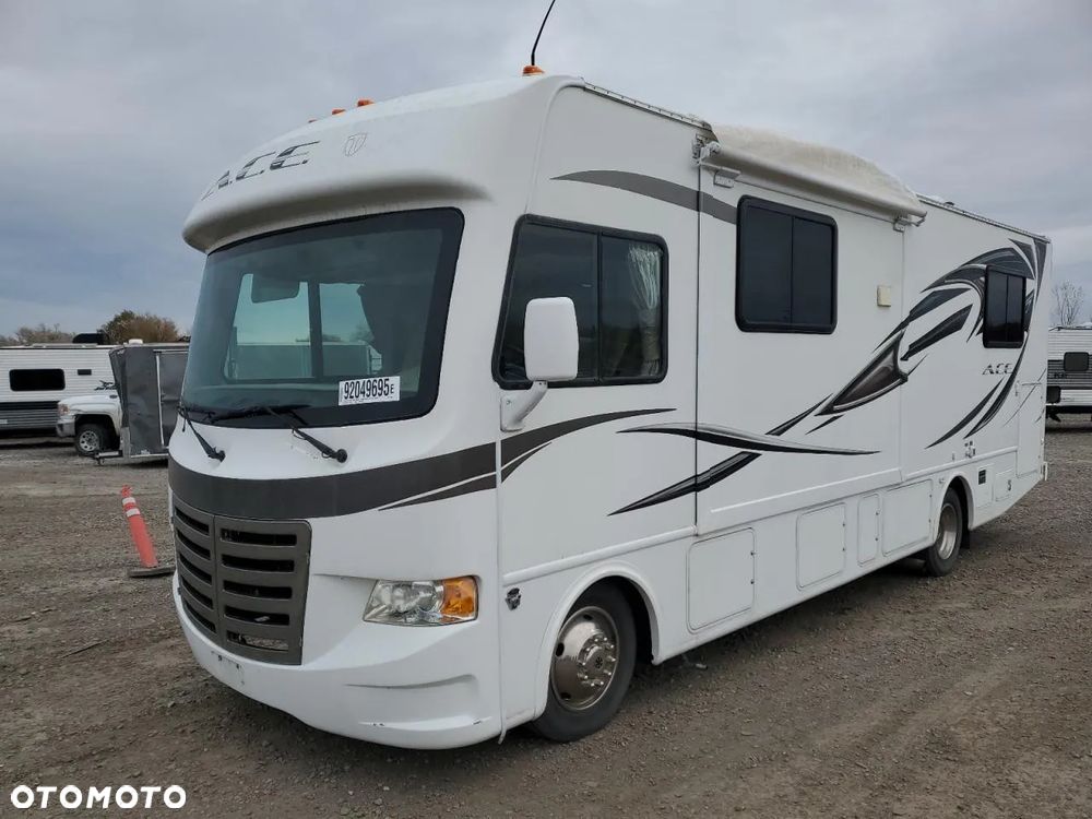 Ford Sunseeker E-450 Cutaway - 28