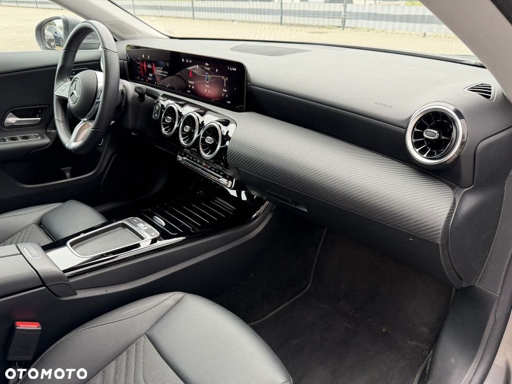 Mercedes-Benz CLA 200 mHEV 7G-DCT - 21