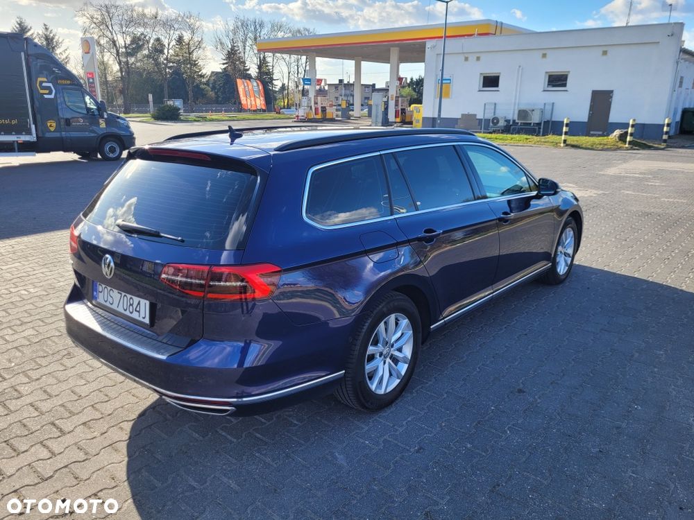 Volkswagen Passat - 4