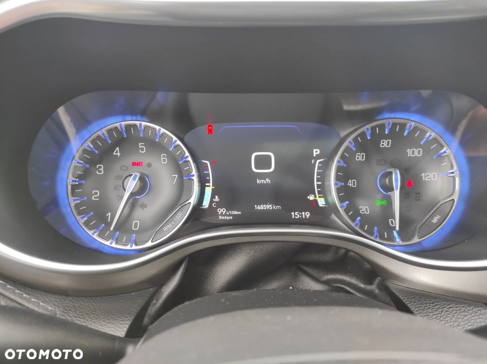 Chrysler Pacifica - 29