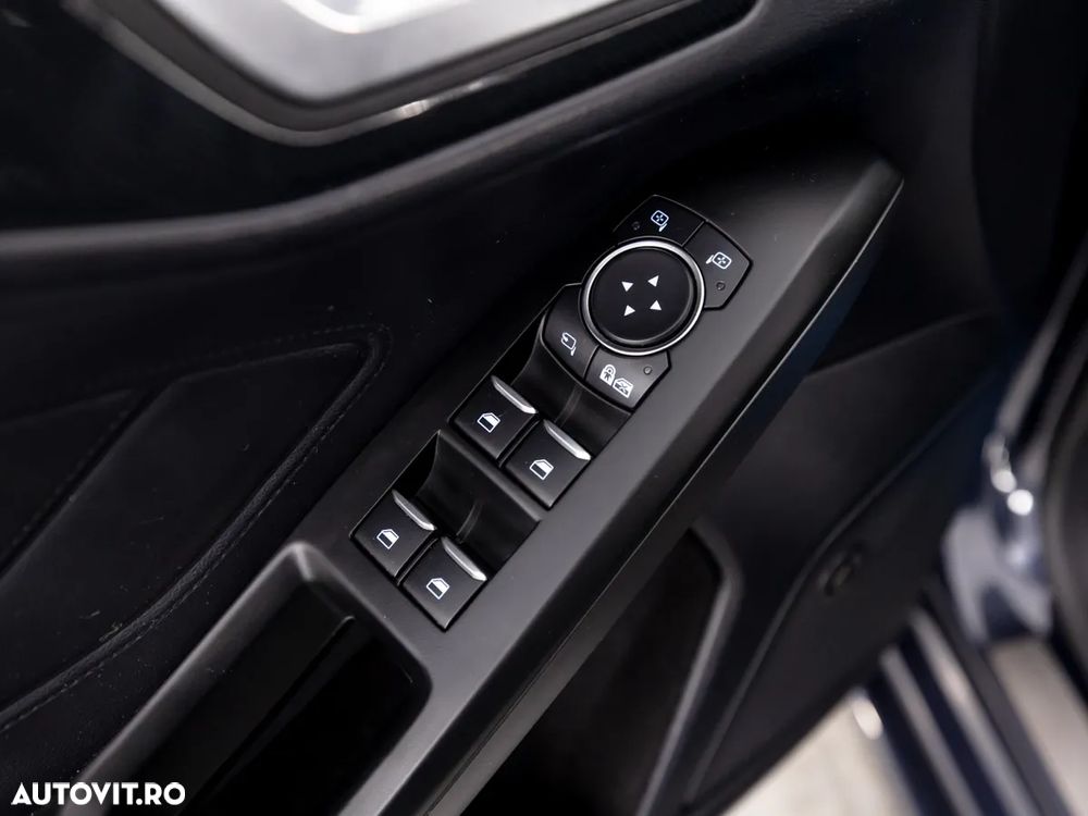 Ford Focus 1.0 EcoBoost Hybrid ST-LINE STYLE - 25