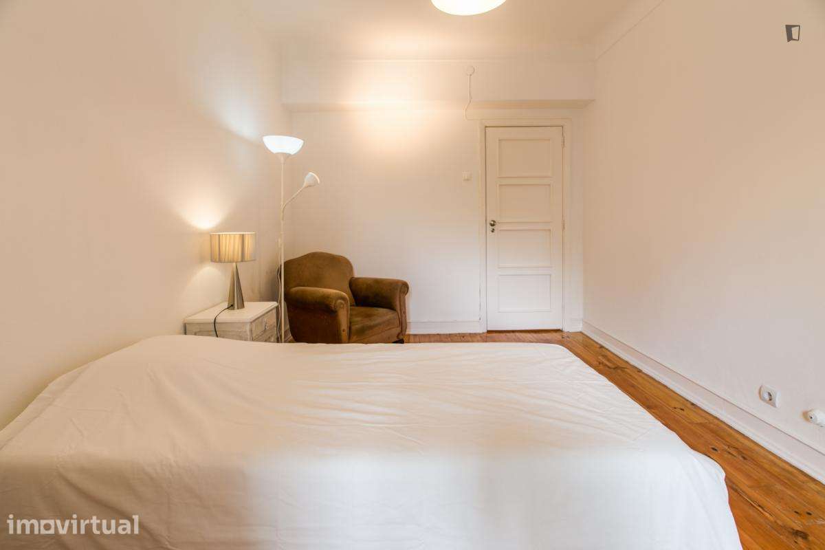 Quarto - localizado em Alameda Lisbon - Grande imagem: 3/9