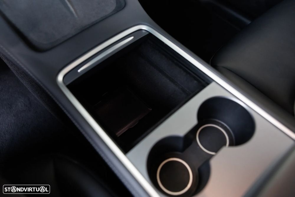 Tesla Model Y Long Range Dual Motor AWD - 23
