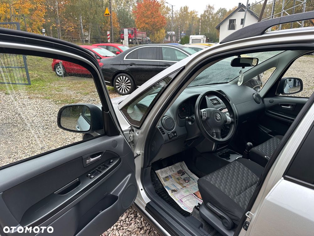 Suzuki SX4 1.6 GS / Premium - 11