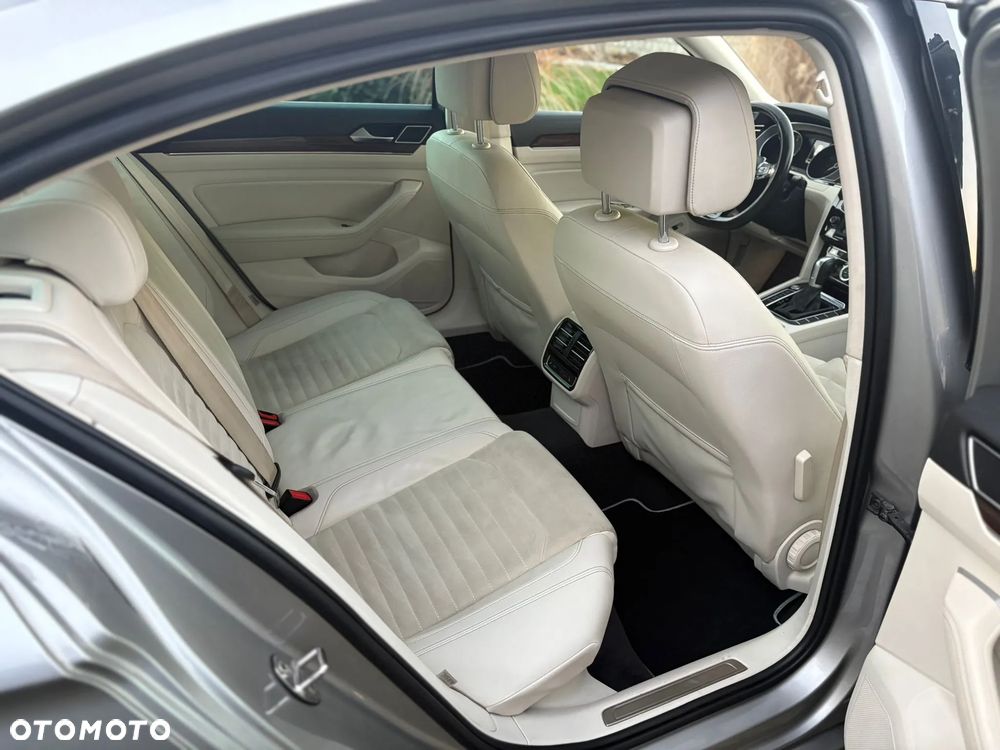 Volkswagen Passat 2.0 TDI Bi-Turbo BMT 4Mot Highline DSG - 23
