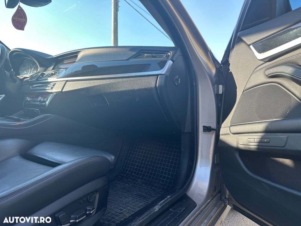 BMW Seria 5 525d xDrive Aut. - 12