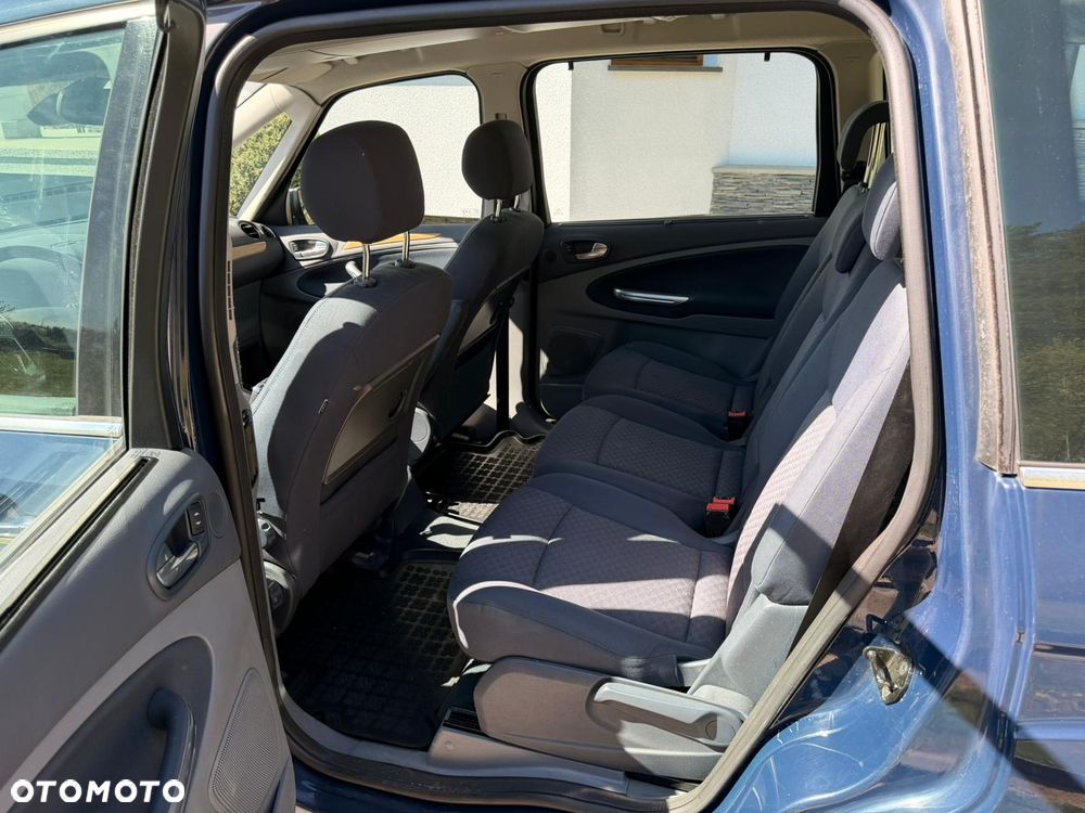 Ford Galaxy 2.0 Ghia - 3