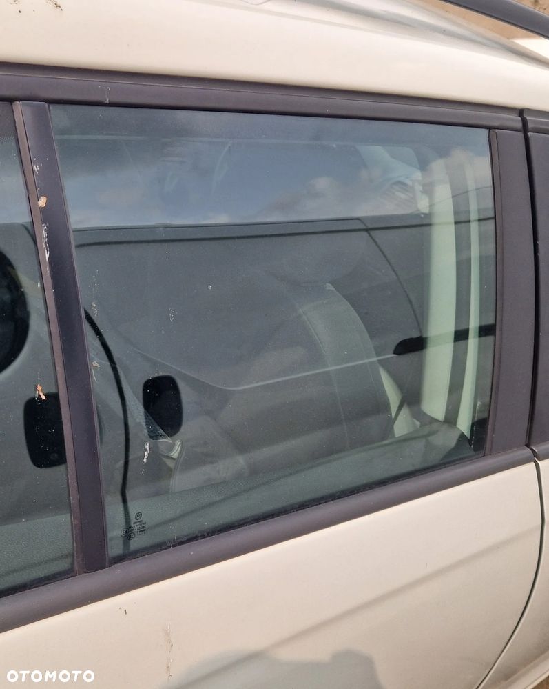 VOLKSWAGEN GOLF V KOMBI SZYBA DRZWI PRAWY TYŁ - 1