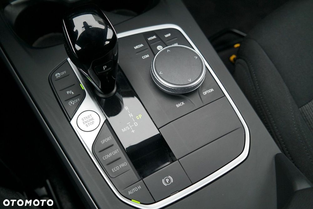 BMW Seria 1 118i Advantage - 23
