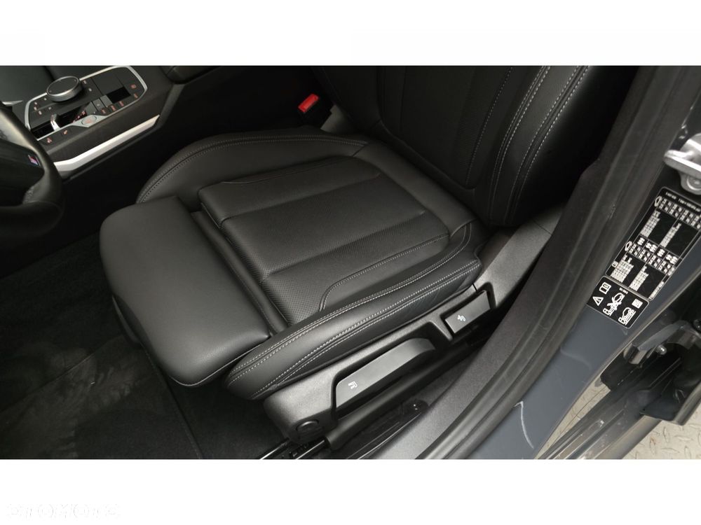 BMW Seria 3 320d xDrive mHEV sport - 19