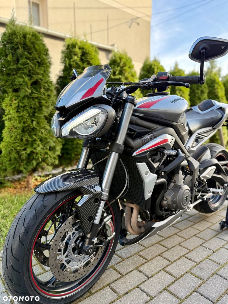 Triumph Street Triple - 10