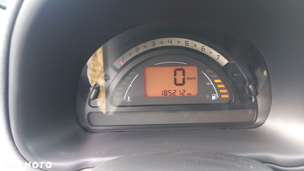 Citroën C3 1.4 HDi 16V Exclusive - 8