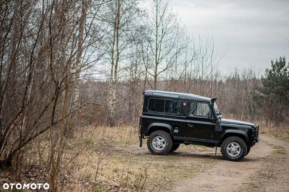 Land Rover Defender - 33