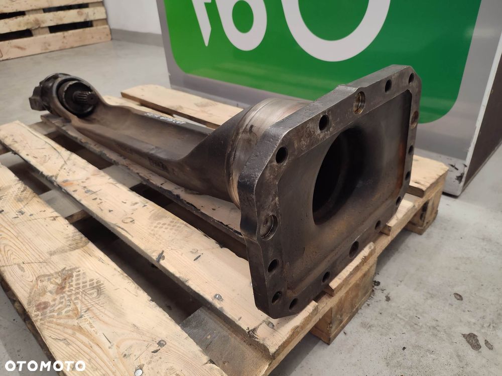 Obudowa wału napędowego STEYR 6175 CVT (51414257) - 4