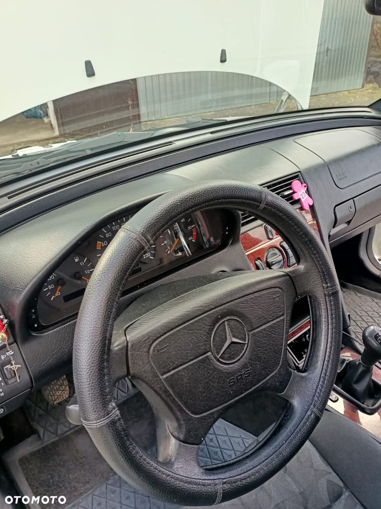 Mercedes-Benz Klasa C 220 D Classic - 5