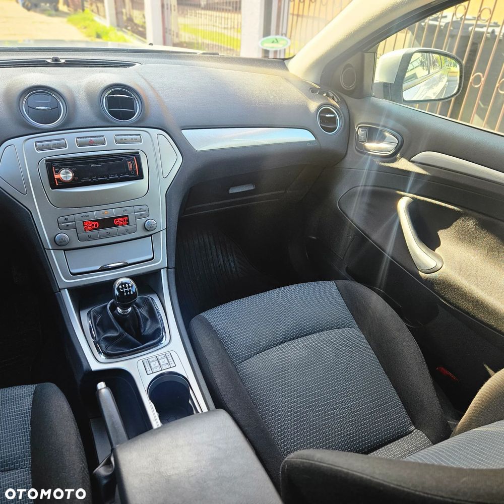 Ford Mondeo SW 2.0 TDCi Business Edition - 17