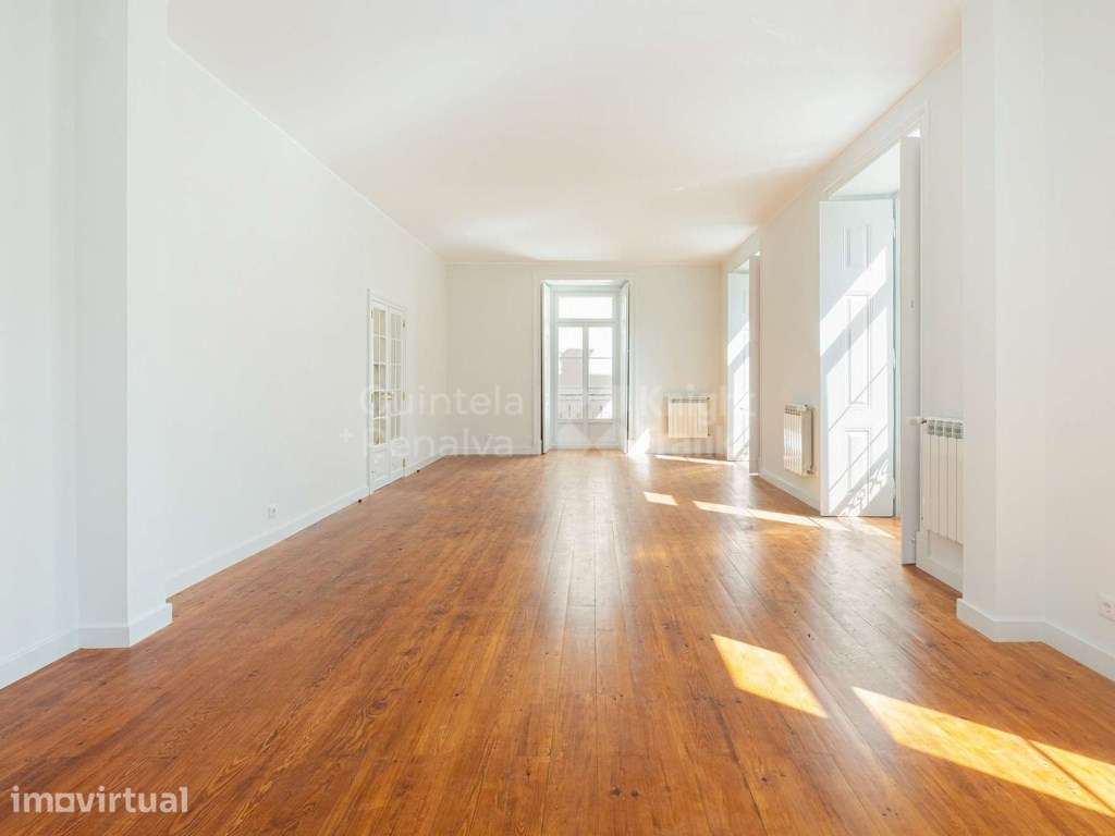 Apartamento T4 para arrendamento em Santo António, Lisboa - Grande imagem: 2/21