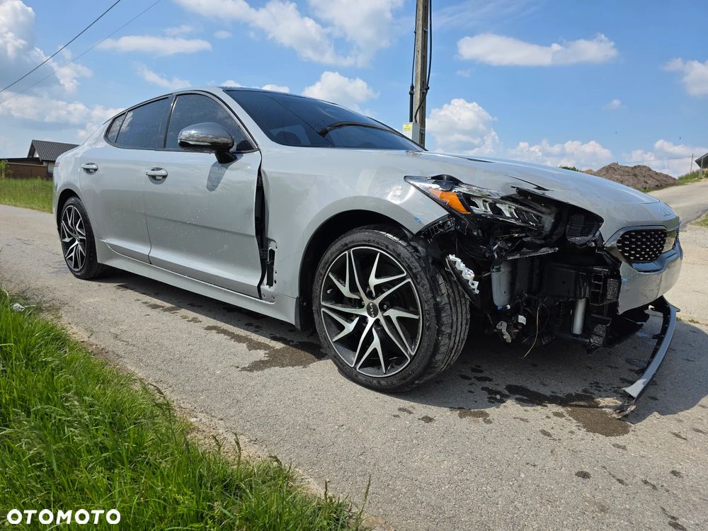 Kia Stinger - 9