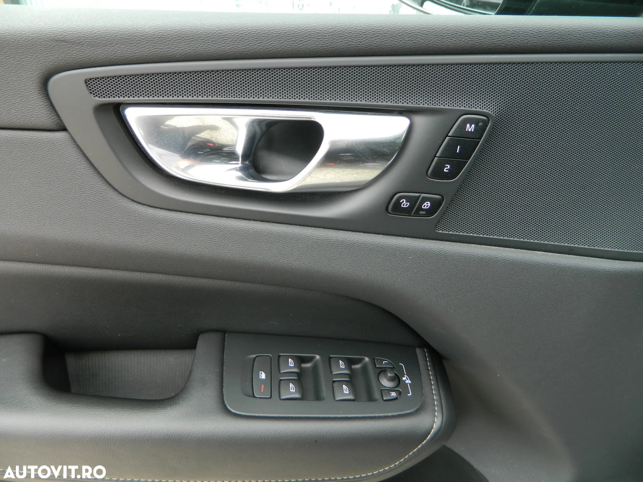 Volvo XC 60 Recharge T6 Twin Engine eAWD R-Design Expression - 17