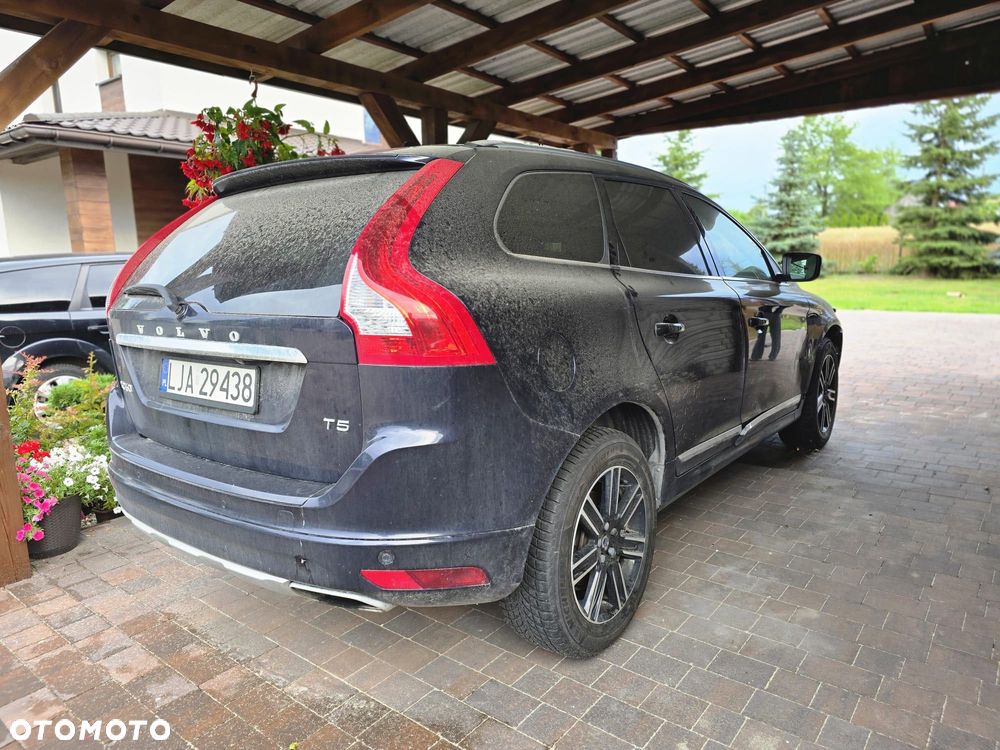 Volvo XC 60 - 4