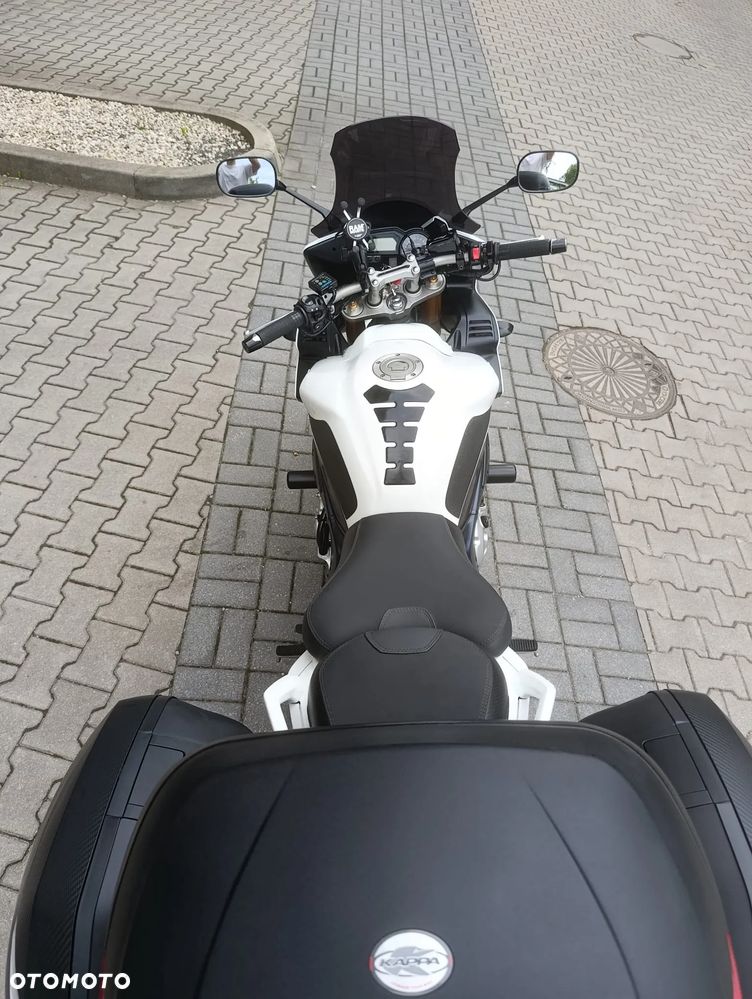 Yamaha FZ - 4